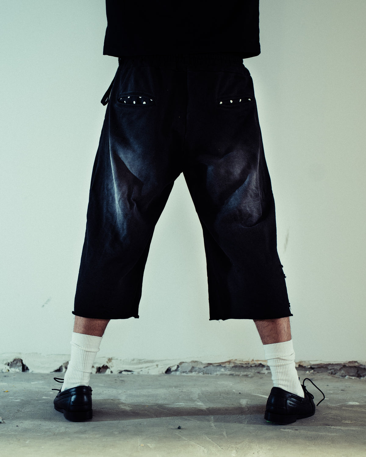 shawts - black