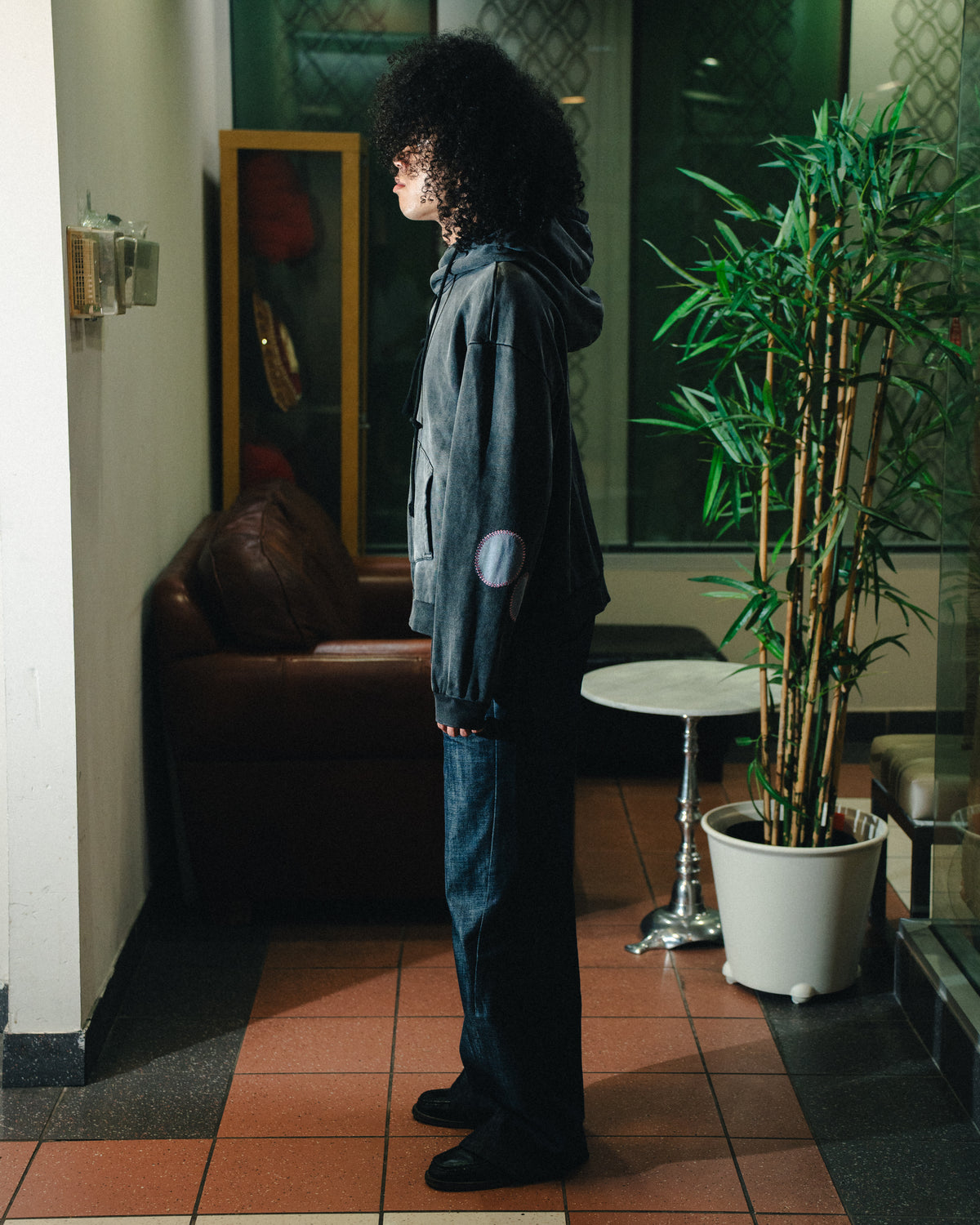 hoodih - black